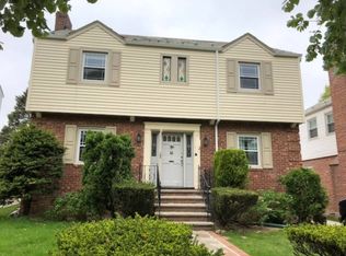 8038 212th St, Queens Village, NY 11427
