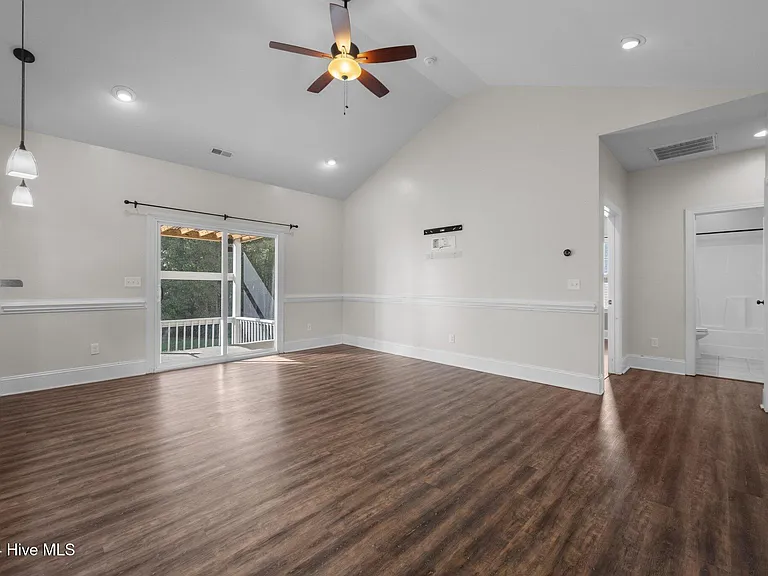 604 Tar Landing Rd — Photo 5