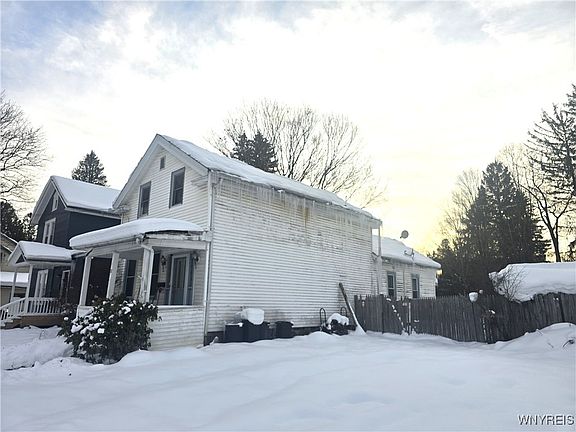 2nd image of 30 Chapel St