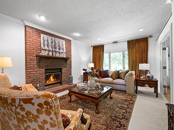 2nd image of 12728 Sable Dr