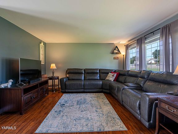 3204 Butterfield Rd Yakima WA-11>