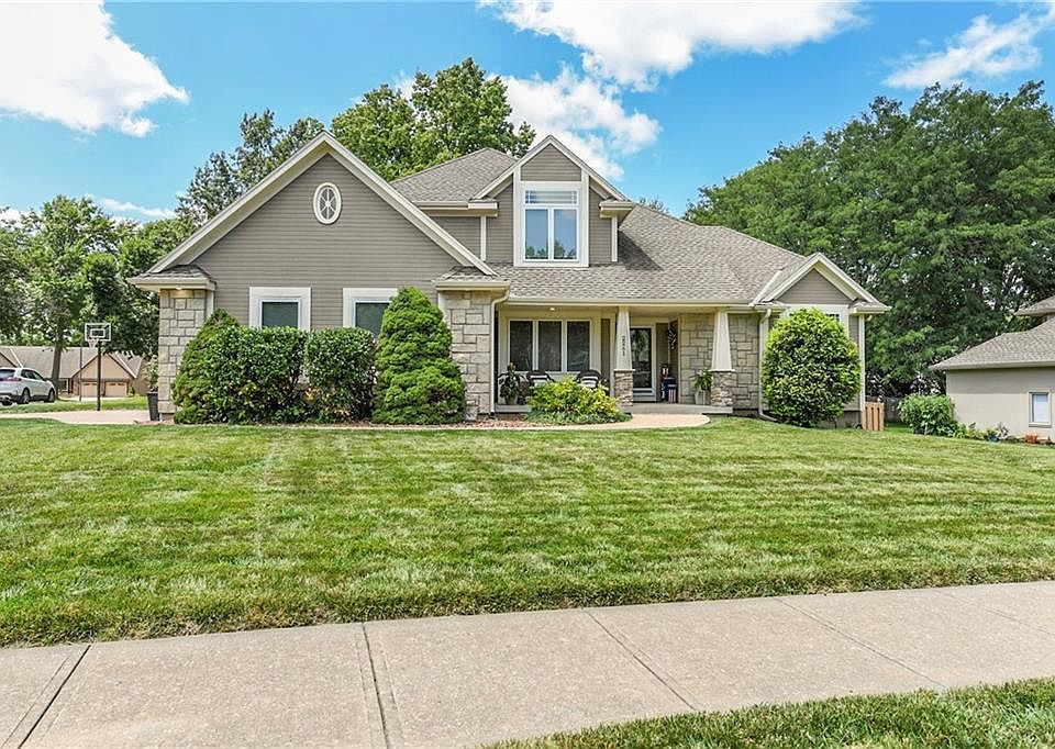 1st image of 2261 NW Summerfield Dr