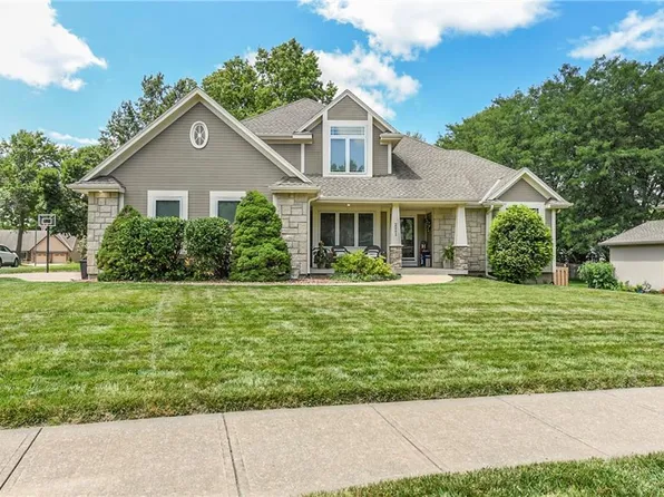 2261 NW Summerfield Dr, Lees Summit, MO 64081