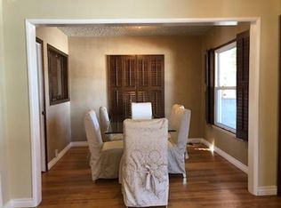 17522 Gilmore St, Van Nuys, CA 91406