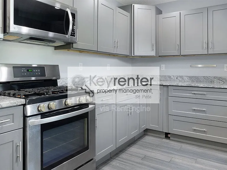 5923 19th St NE — Photo 10