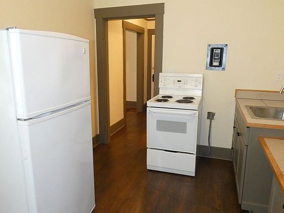 4th image of 703 S Lincoln St #102