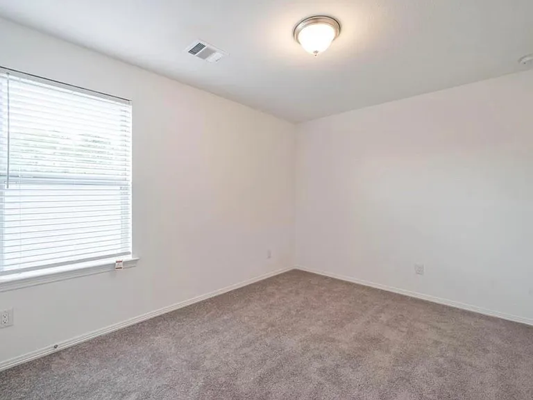 22326 Auburn Cabin Ln — Photo 32