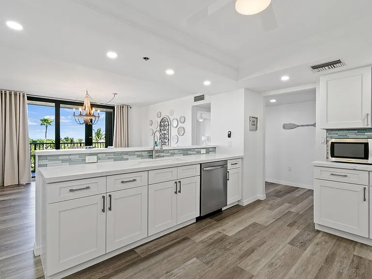 5047 N Highway A1A #404 — Photo 16