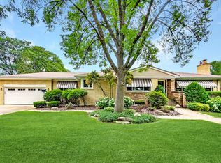 1046 S Stone Ave, La Grange, IL 60525