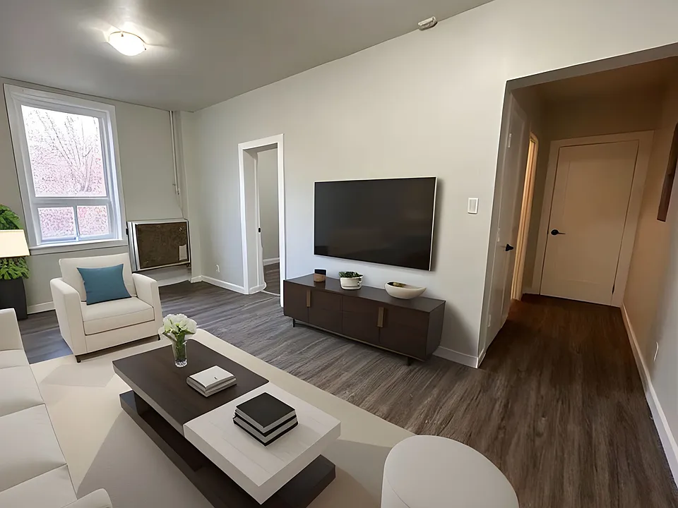 372 Darling St #5