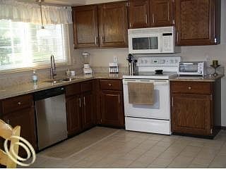 5th image of 37689 W Greenwood Dr
