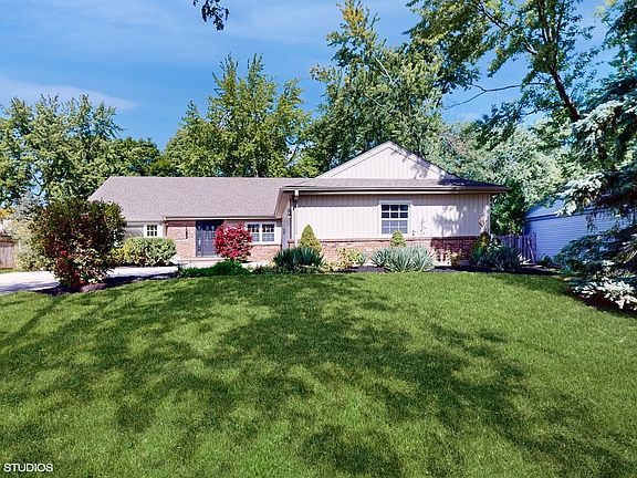 2nd image of 1052 W Peregrine Dr