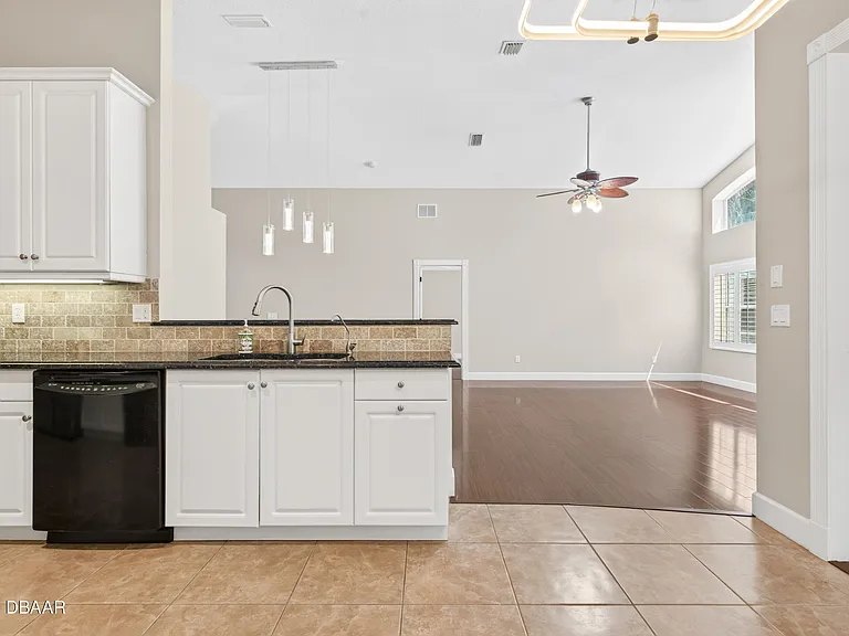 1223 Crown Pointe Ln — Photo 15