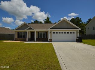 310 Hidden Oaks Dr, Jacksonville, NC 28546