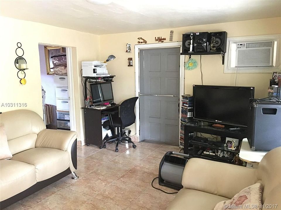 1st image of 521 NW 44th Ave