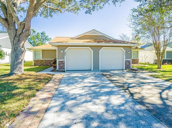 327 Petrea Dr #327, Palm Harbor, FL 34684