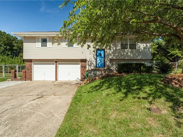 7902 Bel Ray Dr, Belton, MO 64012