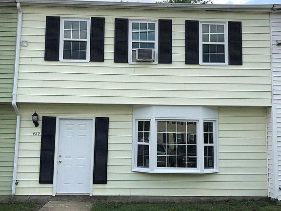 2nd image of 429 Patuxent Ct