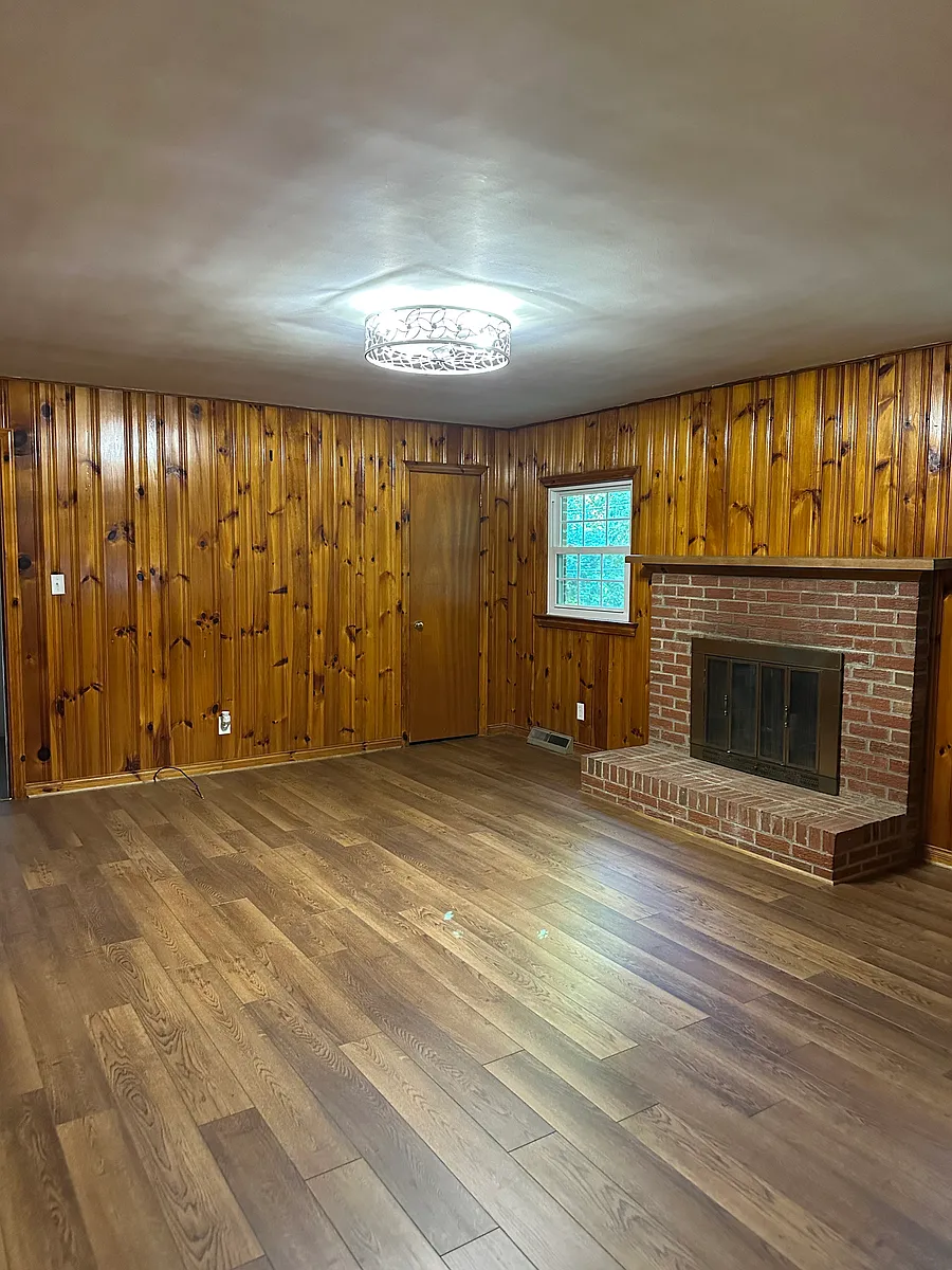 Building Photo - 120 Tanglewood Dr