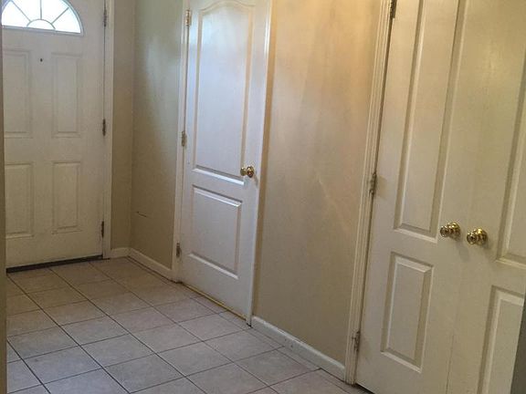 4th image of 36 Aspen Ct