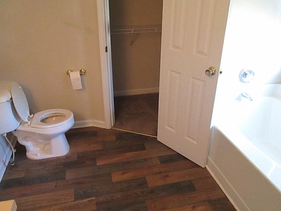 3rd image of 53 Westminster Dr