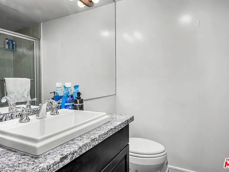 1481 S Shenandoah St #101 — Photo 7