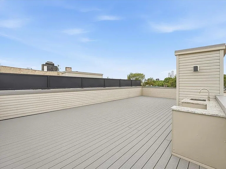 290 Griffith St #2 — Photo 29