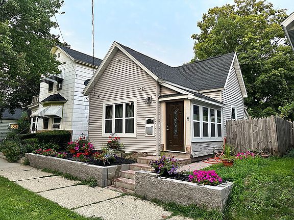 5th image of 1118 White Ave NW