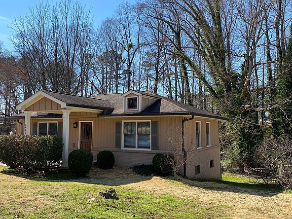 4th image of 2472 Glendale Cir SE