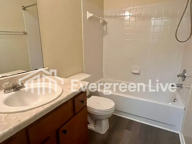 115 Willow Gardens Ct — Photo 15