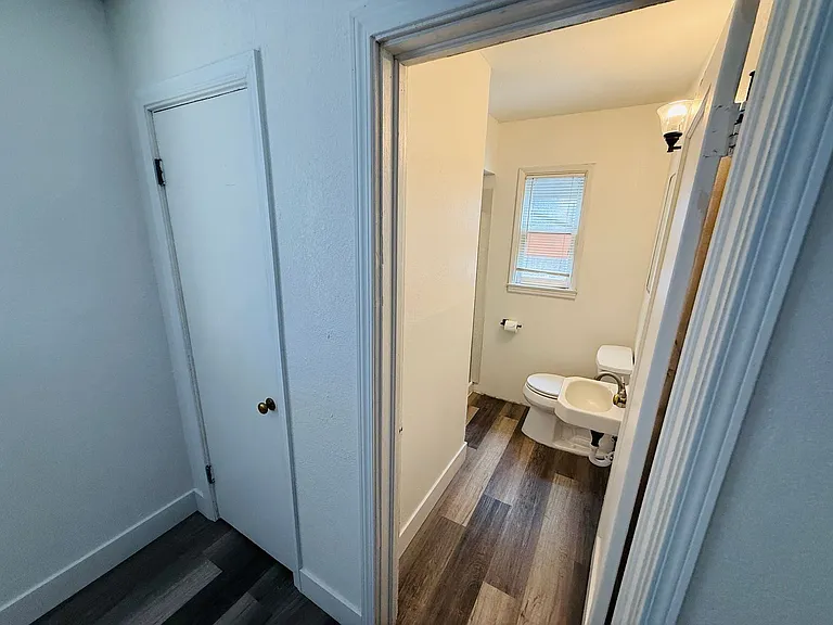 1227 Sierra Blvd — Photo 8