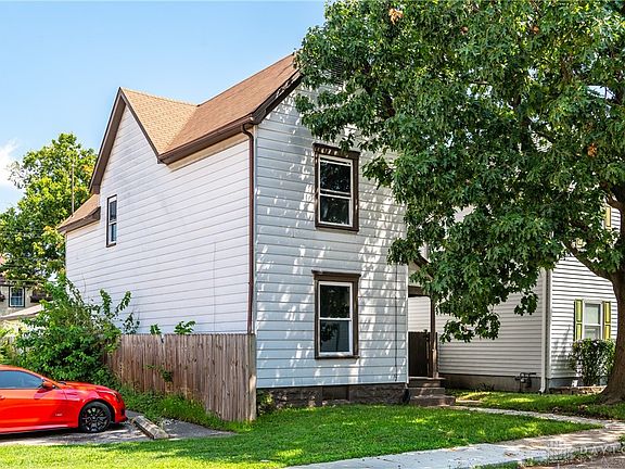 2nd image of 1305 Schaeffer St
