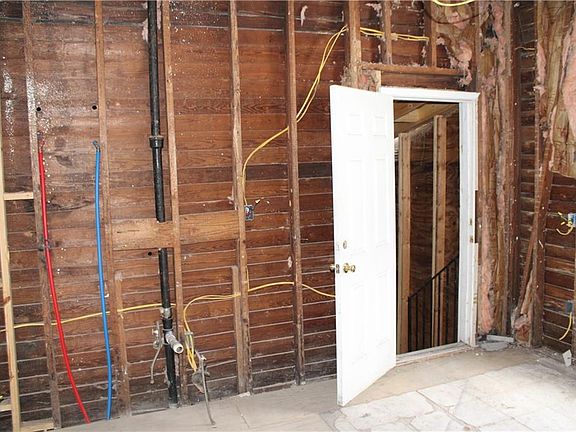 5th image of 3805 Ulloa St