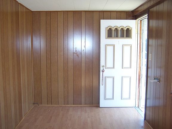 5th image of 326 Haymond St