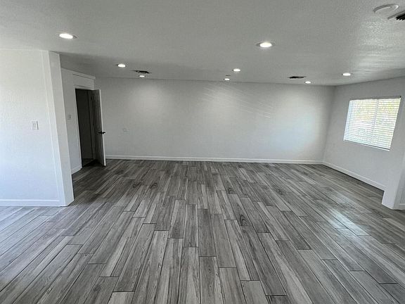 5th image of 5707 W Earll Dr