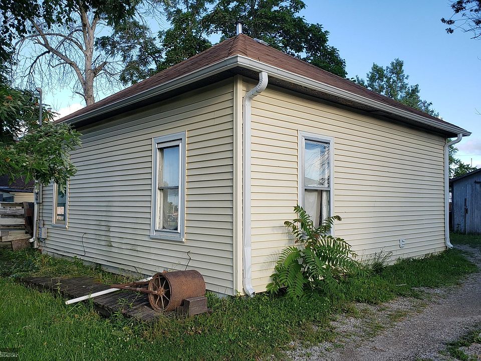 2nd image of 604 W 19th St
