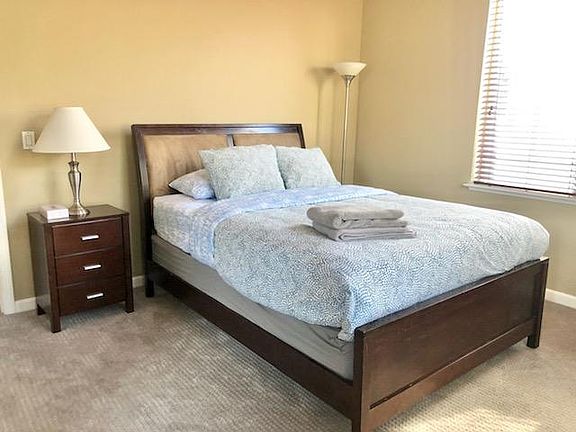 4th image of 172 Serra Ln