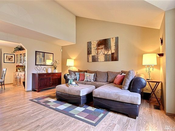 4th image of 19818 10th Avenue Ct E