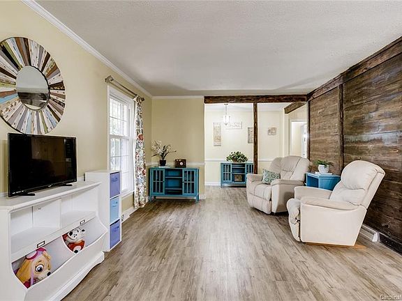 4th image of 307 Starmount Dr