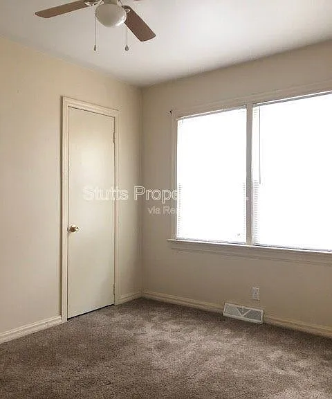 1938 Shade Ave — Photo 7