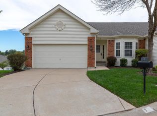 7 Ridgemont Cir, Saint Louis, MO 63129