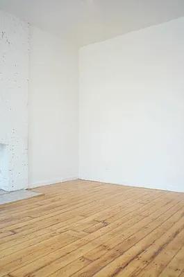 Rented by Tower Brokerage | media 30