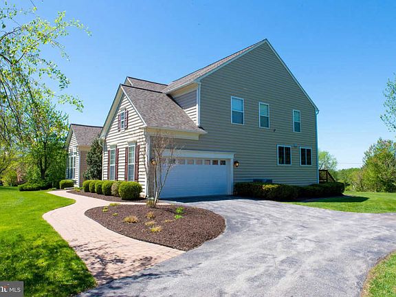 5th image of 318 Hedgepocket Way