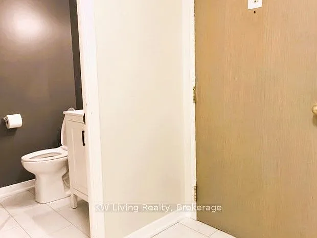 298 Jarvis St #408 — Photo 17