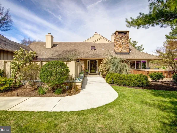 1042 Broadmoor Rd, Bryn Mawr, PA 19010