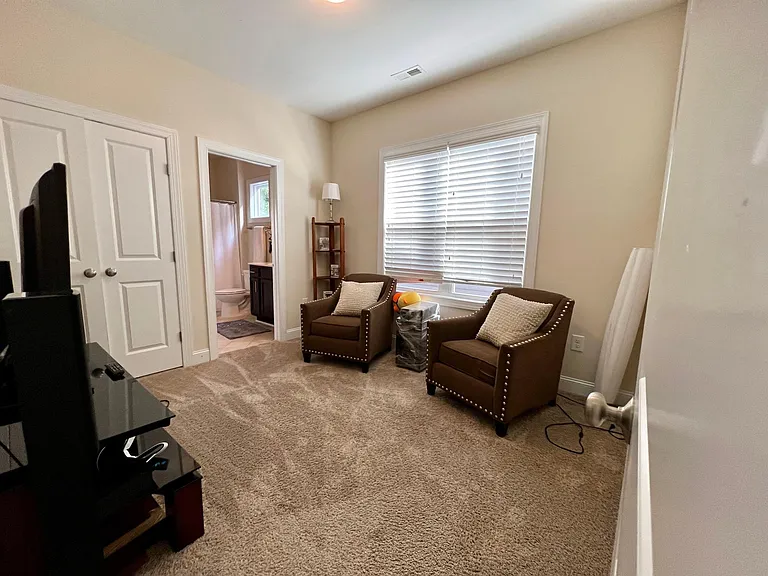 213 Windy Creek Ln — Photo 8