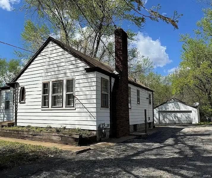 1st image of 425 Scenic Dr