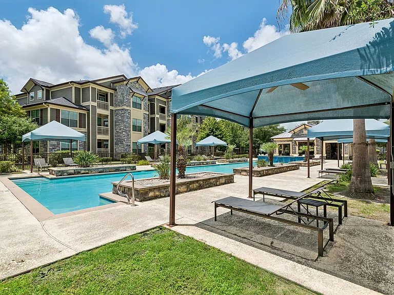 Plantation Park Apartments — Photo 21