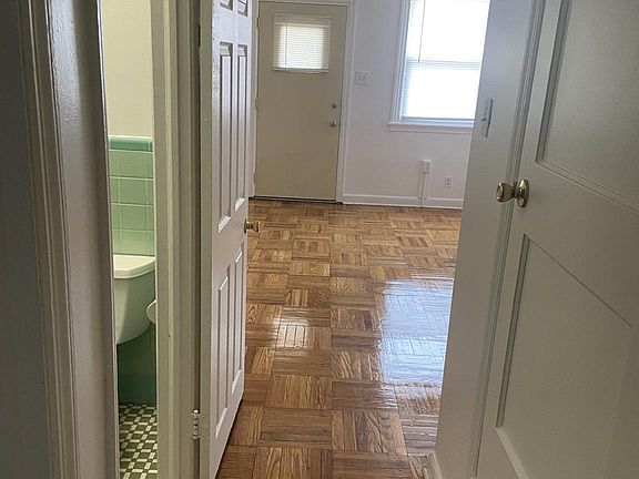 3rd image of 2022 Rosalie St