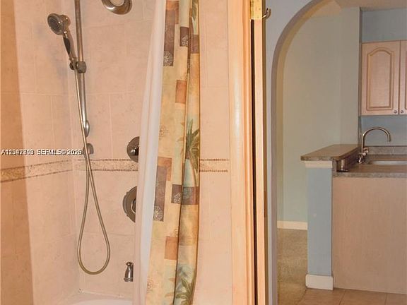 5th image of 5641 Riverside Dr #303B1